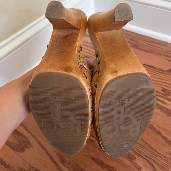 BCBG Leather Clog Heels - Picture 6 of 6